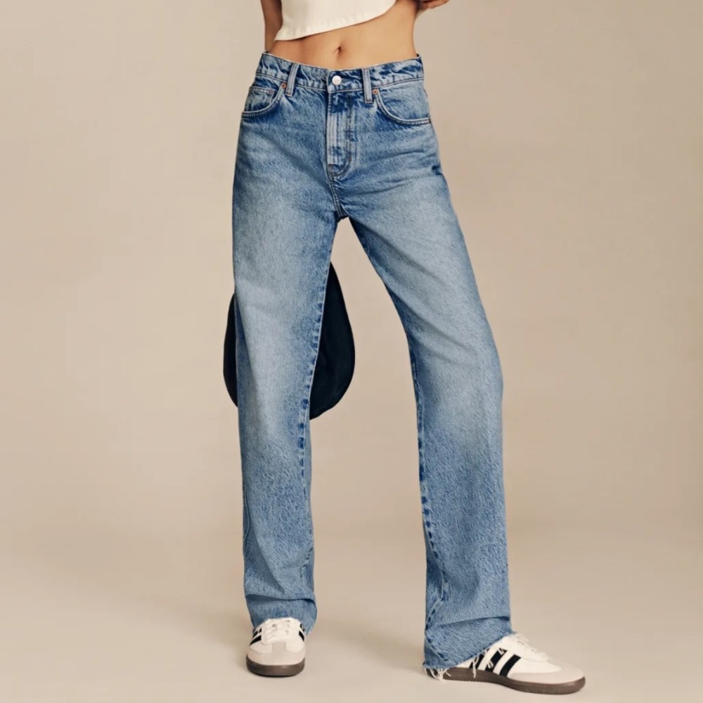 Reformation Val 90’s Mid Rise Straight Jean (size 25)
